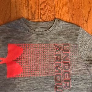 Boys Size Small Under Armour Shirt